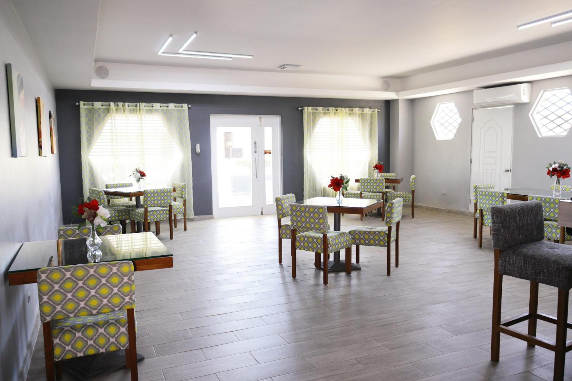Hotel Capriccio Mare Y Restaurante ปุนตากานา ภายนอก รูปภาพ