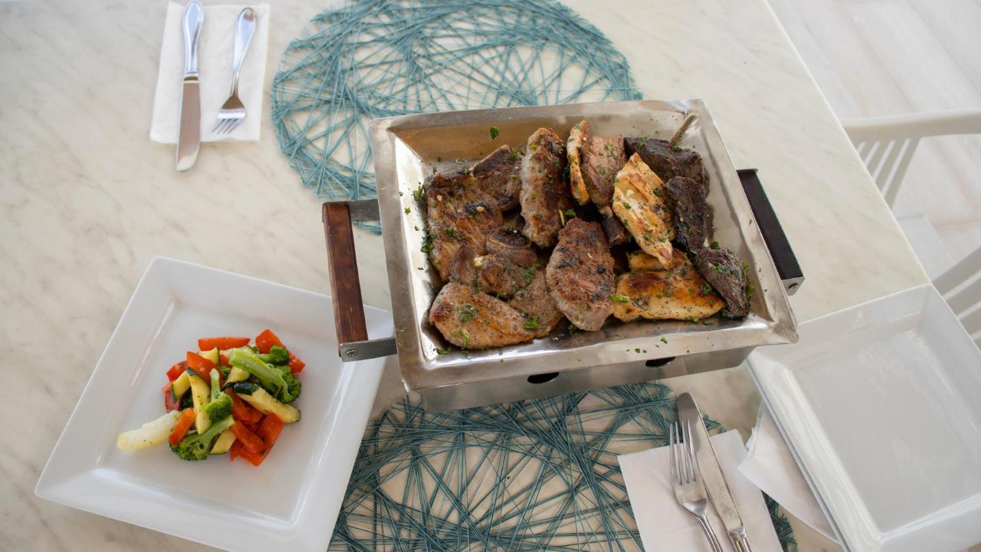 Hotel Capriccio Mare Y Restaurante ปุนตากานา ภายนอก รูปภาพ